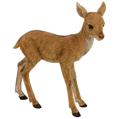 Statue de bébé cerf en quête de nourriture