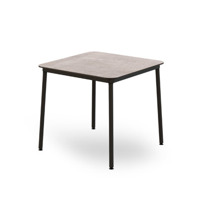 Hub Dining Table