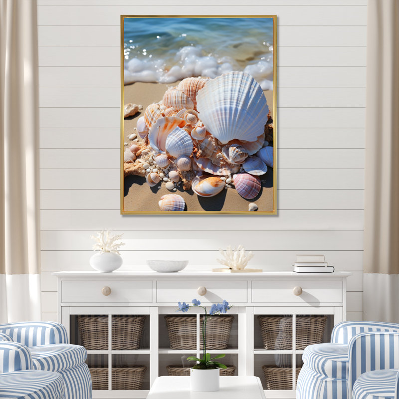 «Beach Photo Seashell Beauty VII - Animals», reproduction sur toile, Cadre flottant doré, H 20 po x l 12 po x P 1 po
