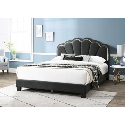 Grand lit gris anthracite, tête de lit avec lit à DEL de style moderne, lumières, sommier sans sommier, structure de chambre en bois