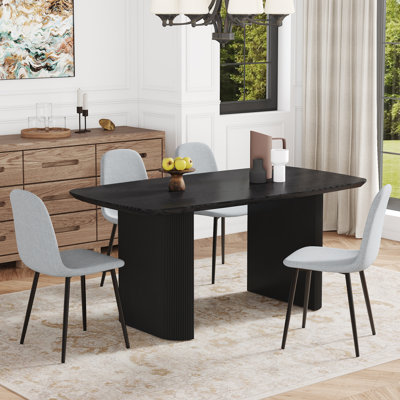 Table luxueuse et moderne en fibres de bois luxueuses avec chaises confortables en lin et coton pour la maison