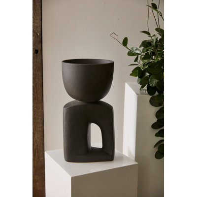 Aeldred Pot 9"x 18"