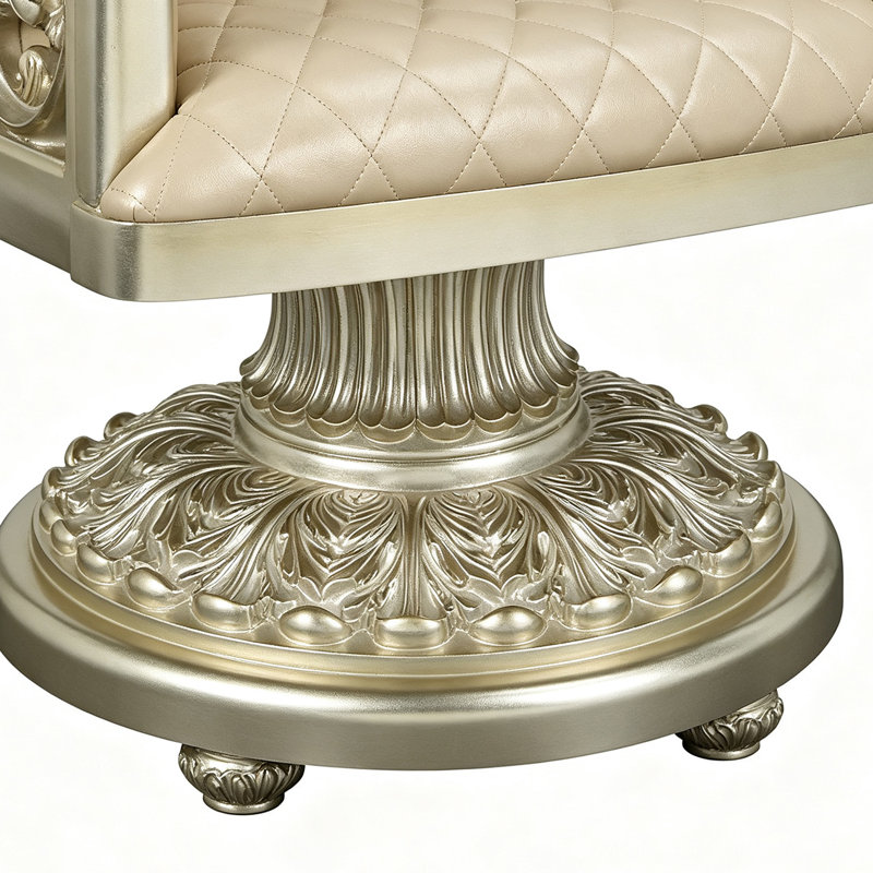 Fauteuil pivotant orné