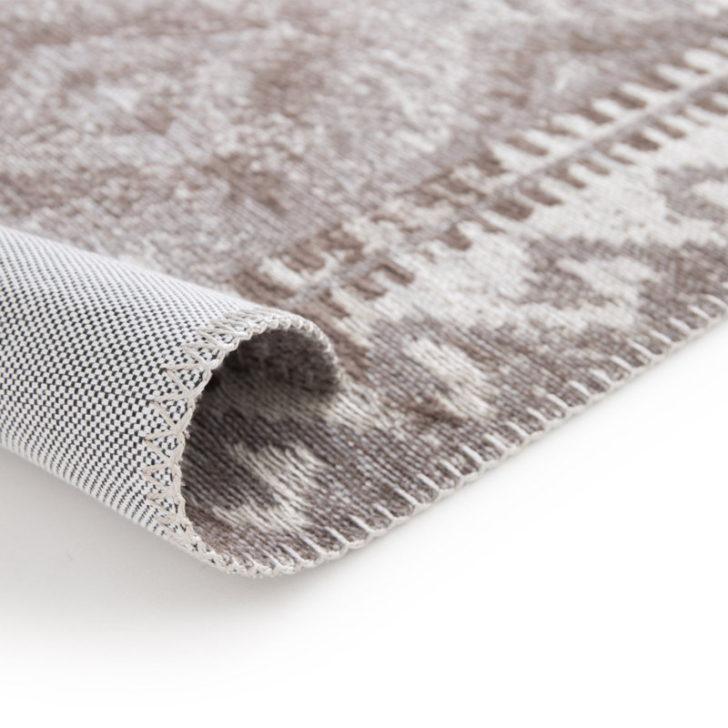 100% recycled polyester chenille rug with an artisan look