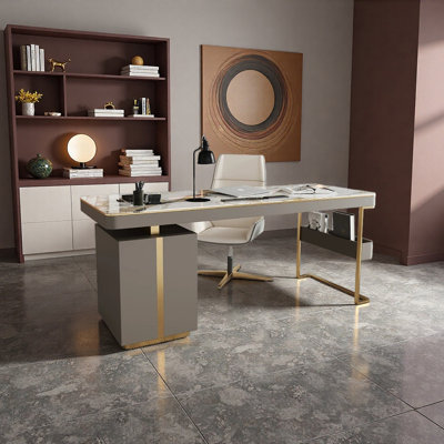Bureau en pierre frittée durable