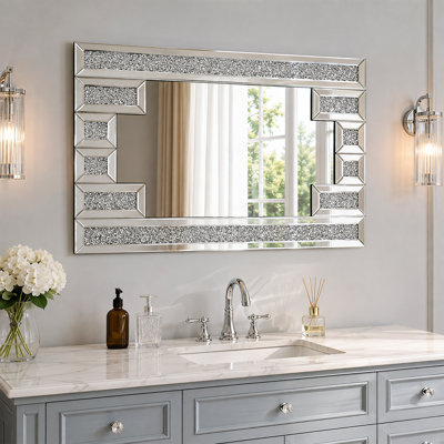 Miroir mural rectangulaire en strass argenté effet diamant concassé 81 x 122 cm, orné de cristaux incrustés à la main, idéal pour le salon, la salle à manger, l'entrée ou la cheminée. Emballage incassable.