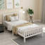 Lit plateforme, cadre de lit simple, lit-bateau avec tête et pied de lit-404512319