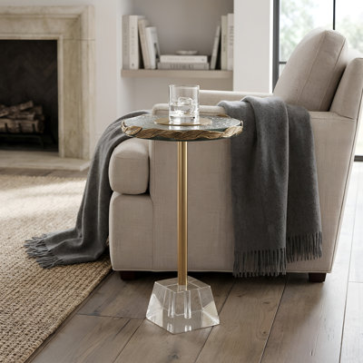 Table d'appoint ronde, 25,4 cm de diamètre x 57,2 cm de hauteur, verre et métal, monobloc, dorée, plateau en verre bullé de 25 mm avec bordure dorée.