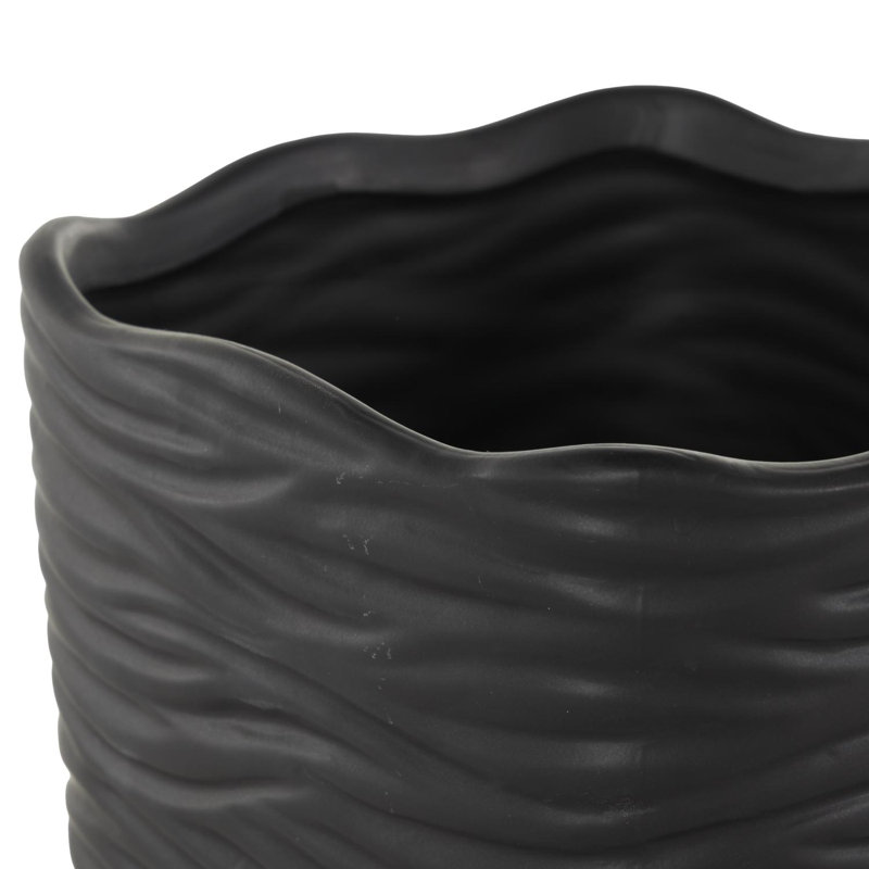 Ensemble de pots à fleurs ondulés en céramique 3 pièces Cole and Grey, H 7 po x l 7,35 po x P 7,5 po, Noir
