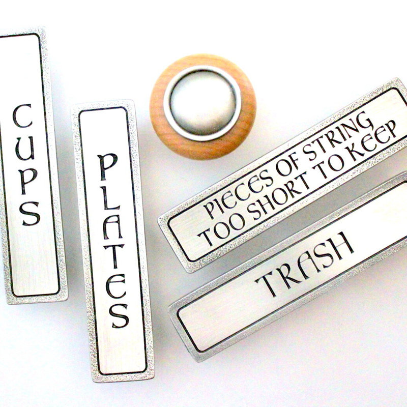 Plaques d'identification de cuisine - Poignée verticale 3 po d'un centre à l'autre