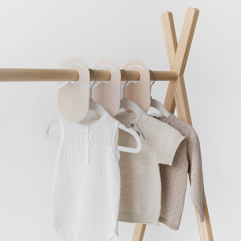 Ensemble de 15 cintres pour bébé - 3 crochets - crème et ensemble de séparateur de placard - Neutre uni