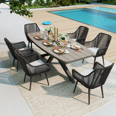Outdoor 6-person Dining Set With Cushions