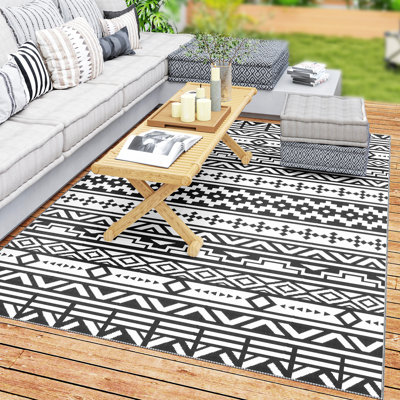 Tapis d'extérieur réversible, polypropylène imperméable 6 x 9 pi, patio extérieur moderne