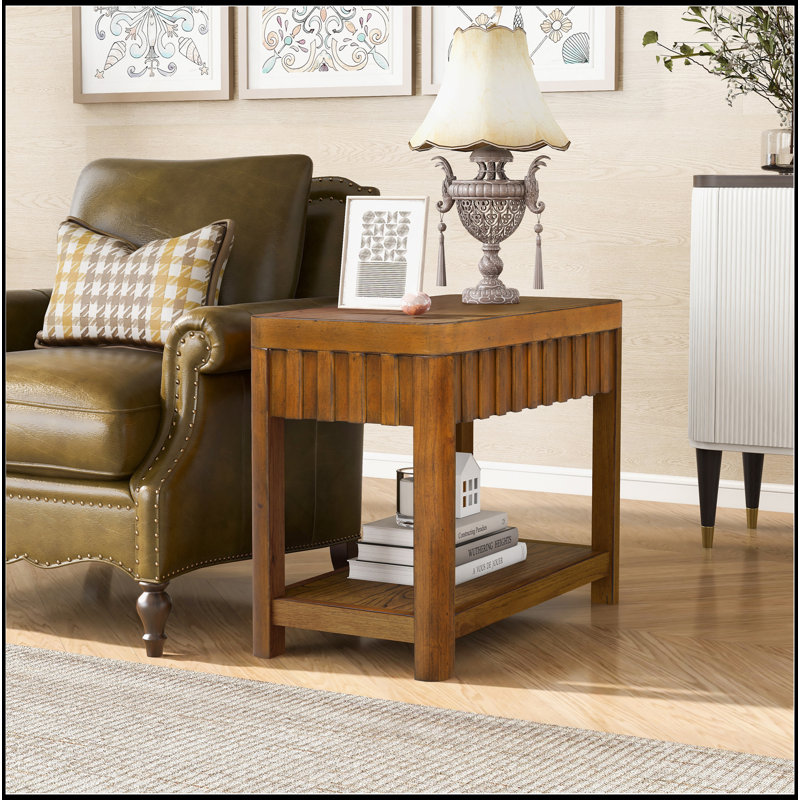 Charmante table de bout rectangulaire avec rangement et fabrication en bois massif pour diverses pièces
