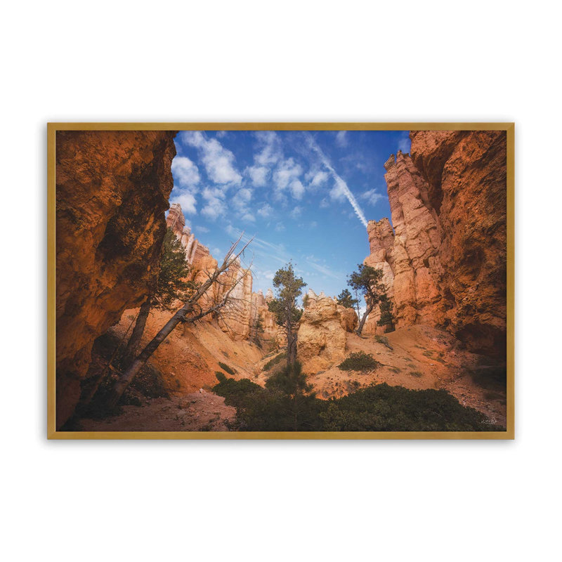 «Tilted» par Martin Podt, reproduction d'art, H 21,5 po x l 31,5 po, Doré, Impression encadrée