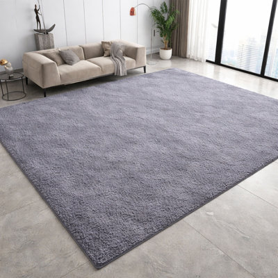 Machine Tufted Shag Area Rug