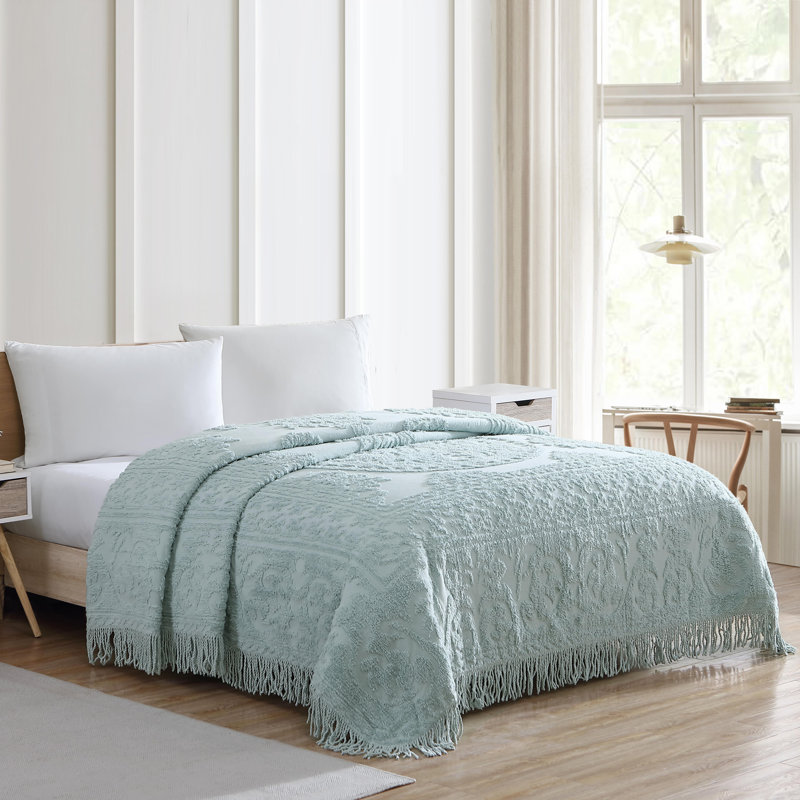 Medallion Cotton Farmhouse / Country Quilt, Queen, Blue
