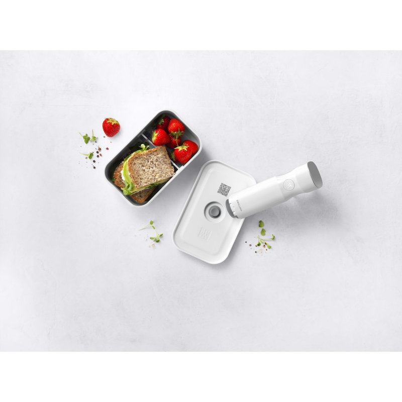 32.6658 oz. Food Storage Container