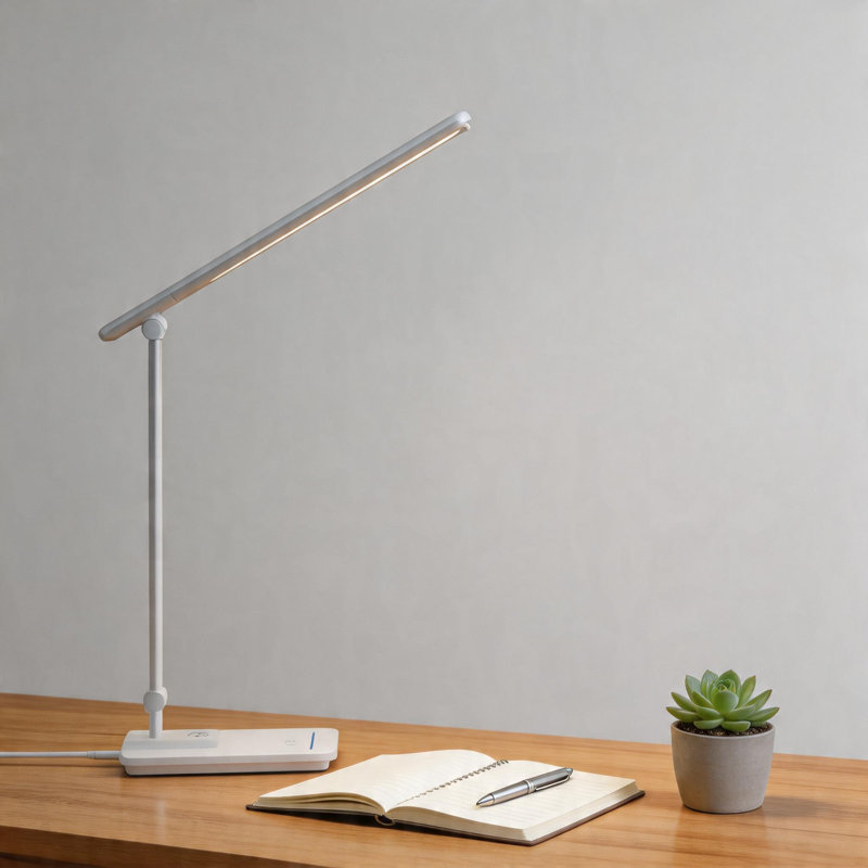 Cette lampe de bureau portable à écran tactile pliable dispose d'un port de charge USB et d'une lumière douce et agréable pour les yeux, ce qui la rend idéale pour les études, les ongles d'art, les casse-têtes et le travail de bureau.