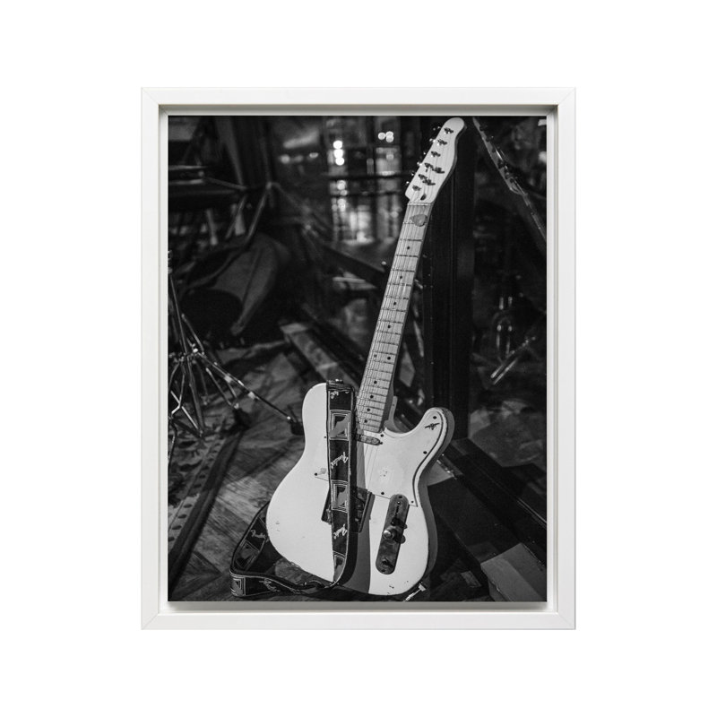 Guitare électrique No2, Canvas, 12"H x 16"W, White Framed