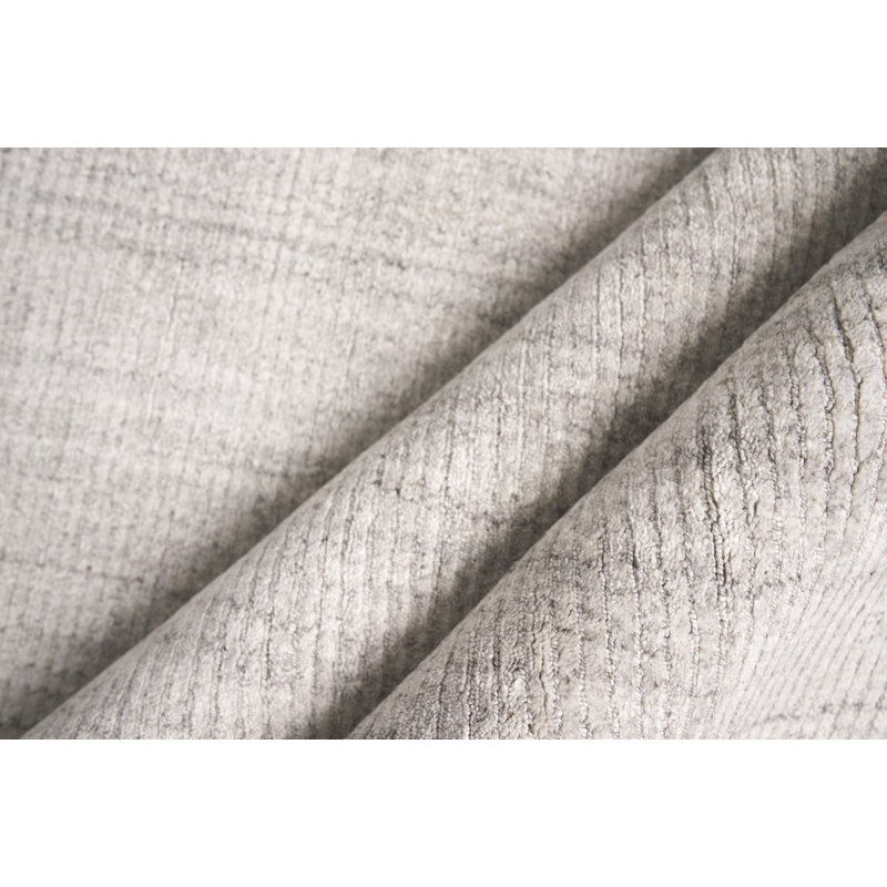 Robin Area Rug in Silver, Rectangle 6' x 9'