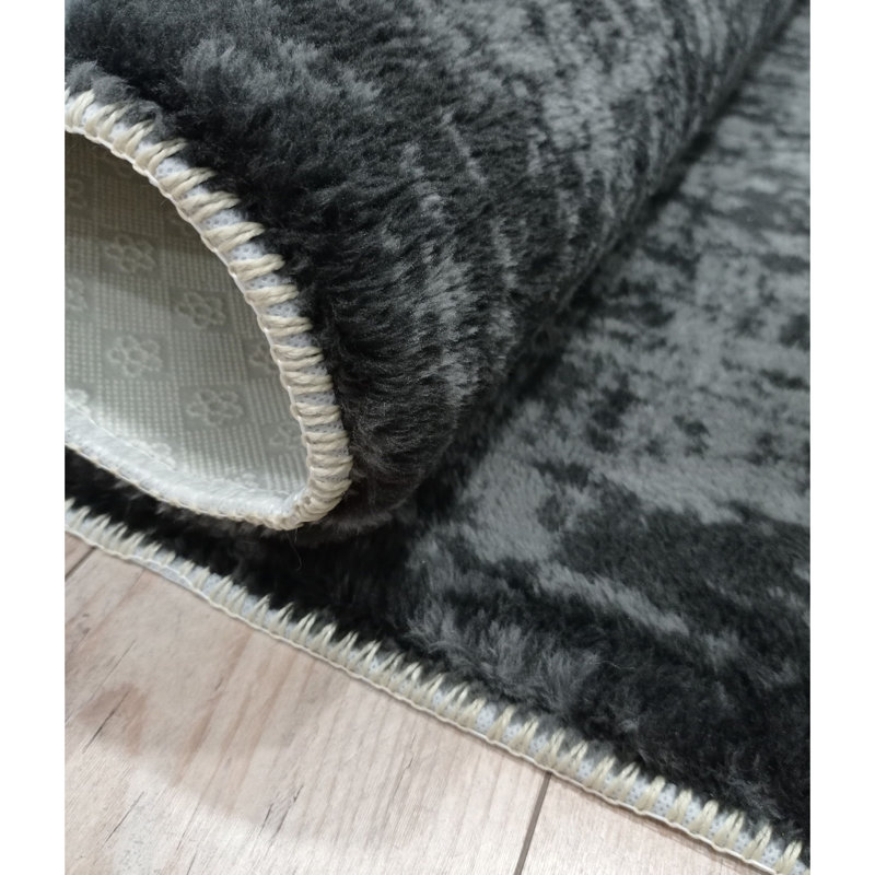 Indoor Rug, Runner 2'7" x 9'10"