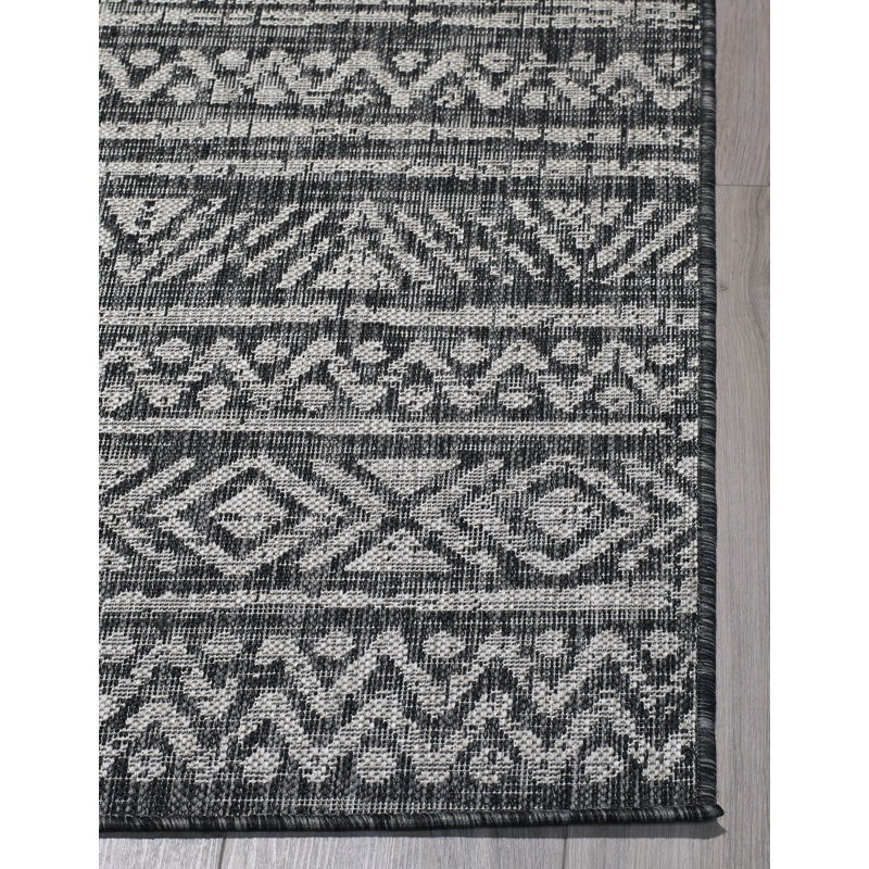 Jinita Striped Indoor / Outdoor Rug, Rectangle 7'8" x 9'8"