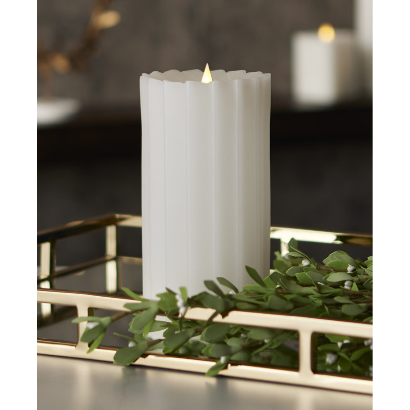 Bougie pilier DEL sans cire Sutton, H 8 po x l 4,25 po x P 4,25 po, Blanc