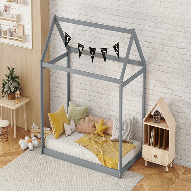 Lit simple en bois, gris