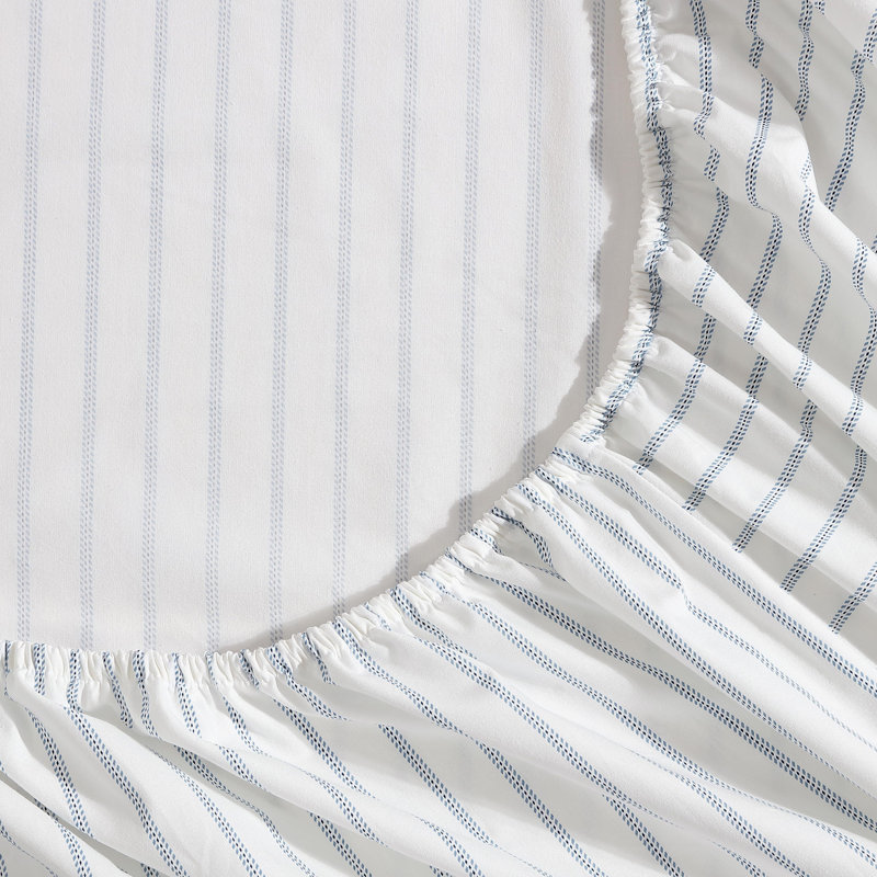Ensemble de draps en polyester Shasta Lake, Ensemble de draps pour très grand lit avec 2 taie, Rayures incontournables