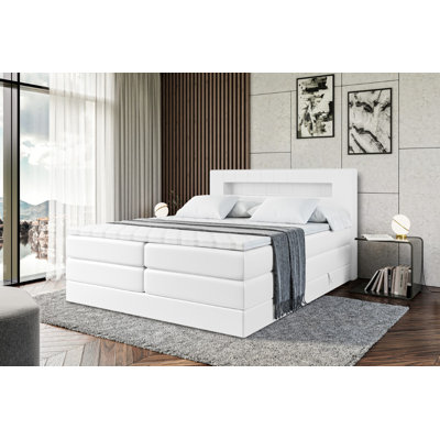 Breshayla Bed