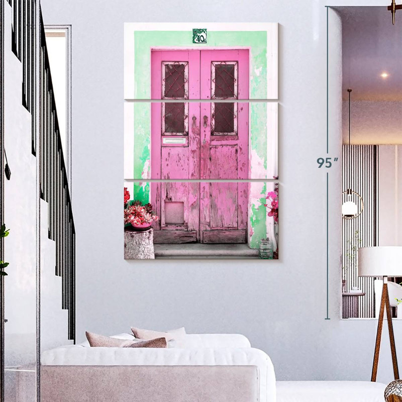 Vieille porte rose, H 74 po x l 48 po