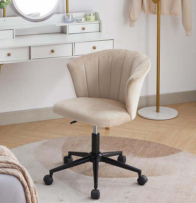 Chaise de bureau moderne et ergonomique avec support lombaire réglable, dossier en filet et tissu respirant pour une utilisation confortable à la maison ou au bureau