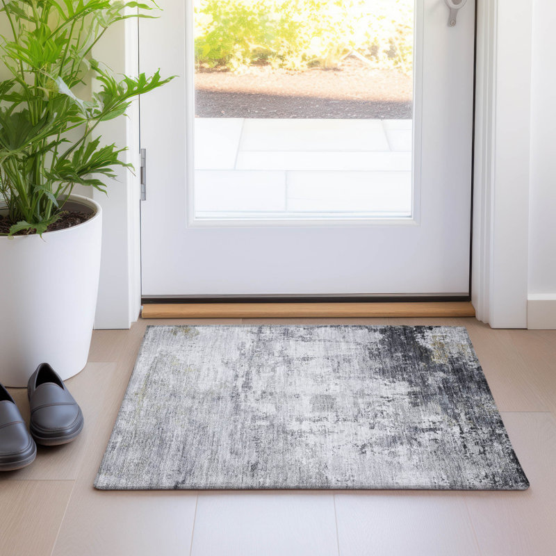 Tapis intérieur / extérieur gris lavable à la machine Xhevrie, Rectangle 1 pi 8 po x 2 pi 6 po