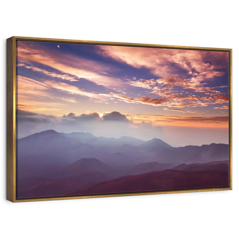 Haleakala Misty Sunrise, 46 po x 31 po, Cadre flottant doré