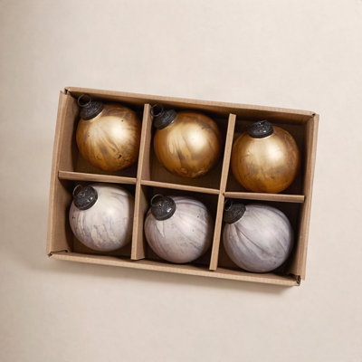 4" Bauble