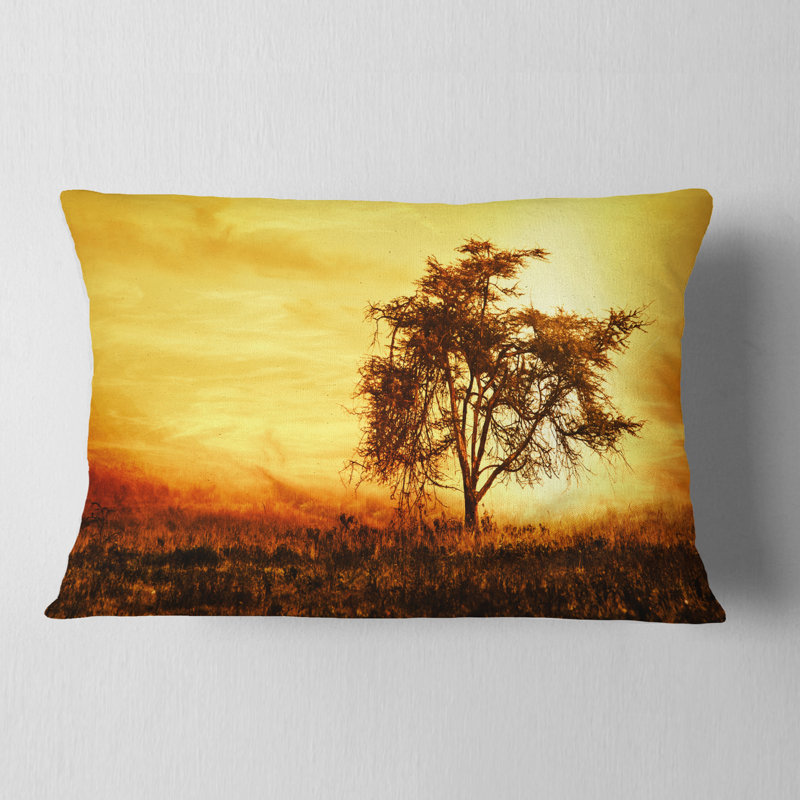 Coussin décoratif à imprimé silhouette d'arbre africain