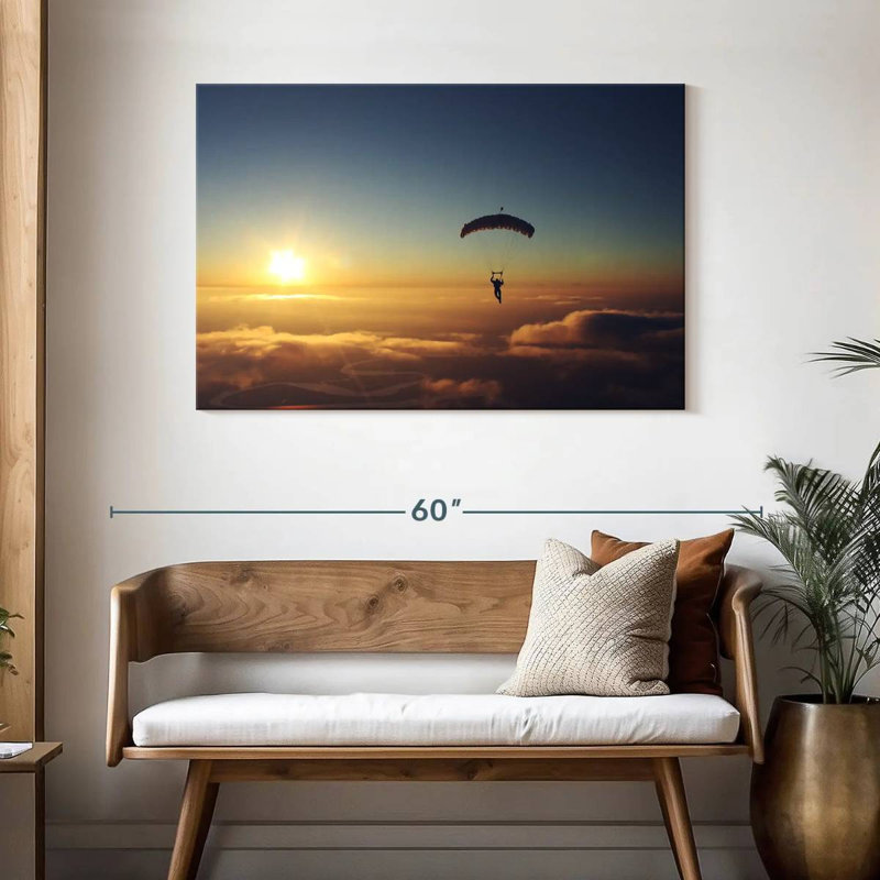 Parachutiste Sireci regardant un coucher de soleil, H 30 po x l 45 po