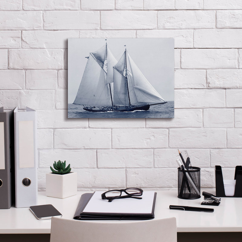 "Indigo Yacht 4" par Stellar Design Studio, H 12 po x l 16 po x P 0,75 po