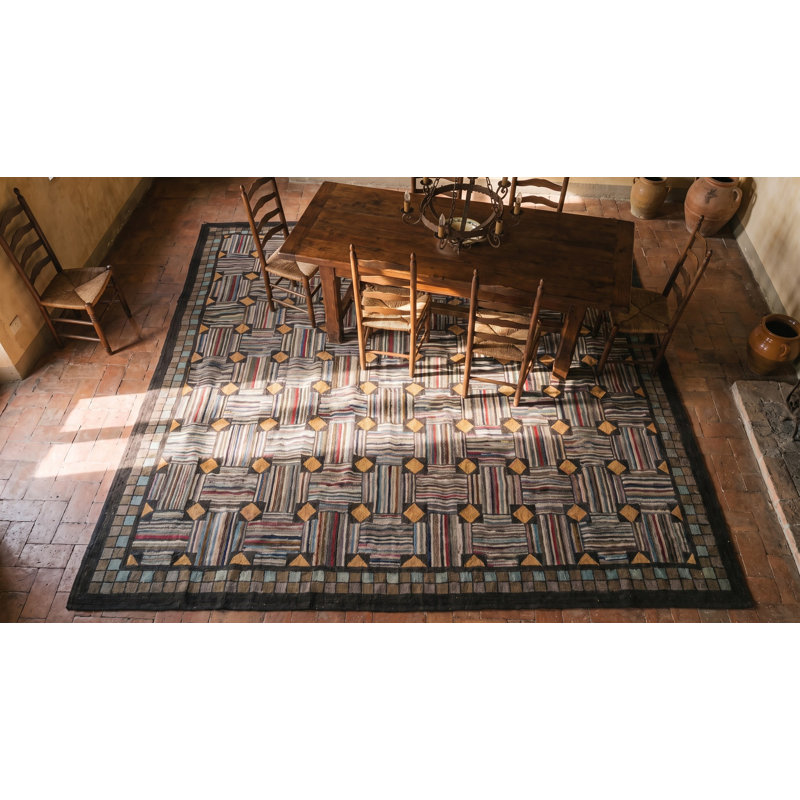Tapis carré crocheté à motif géométrique antique