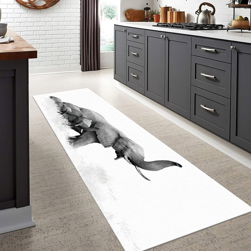 Exquisite Soft Pile Rug with Elegant Floral Design Ideal for Enhancing Home Interiors, Rectangle 2'8" x 3'11"
