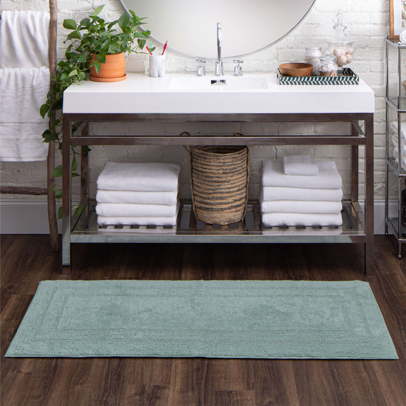 Tapis de bain lavable à la machine Kail, L 24 po x L 60 po, Glacier