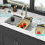 Évier de cuisine encastré avec effet cascade 33 x 22 po - Composite de quartz blanc, poste de travail avec robinet extractible et divers accessoires pour composites variés
