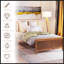 Lit plateforme simple en bois avec tête de lit