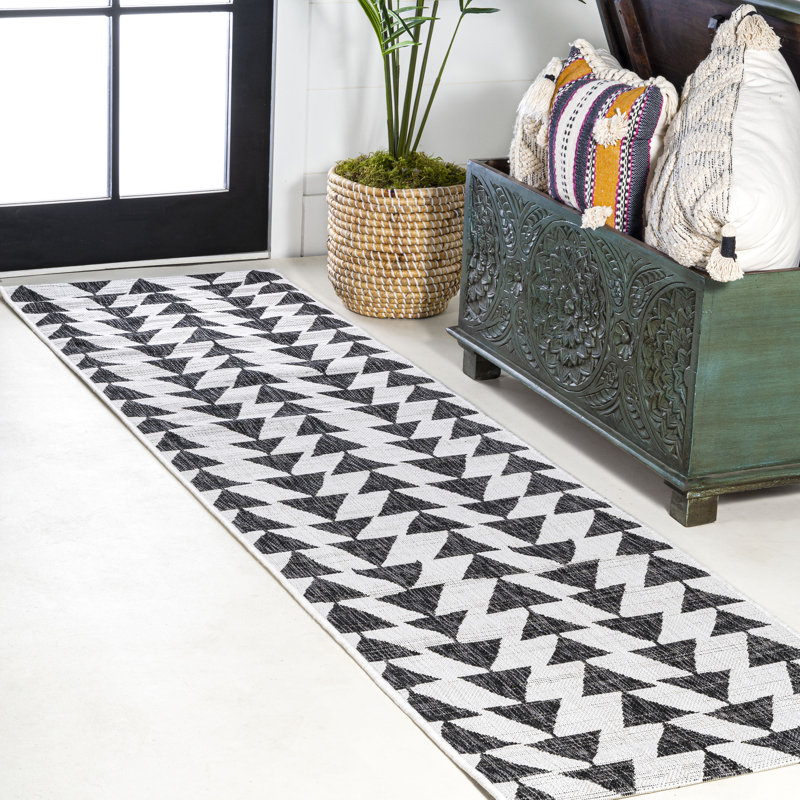 Wydmire Modern Tribal Geometric Ivory/Black Indoor/Outdoor Rug, Runner 2'2" x 8'