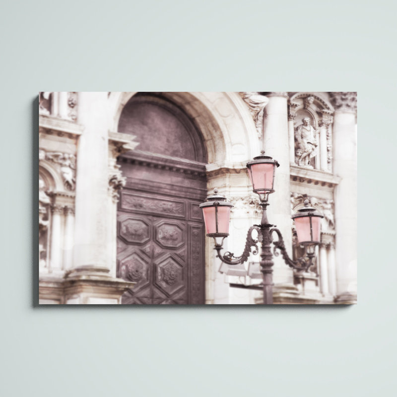 «Venice Pink Lanterns II», photographie sur toile, H 32 po x l 48 po