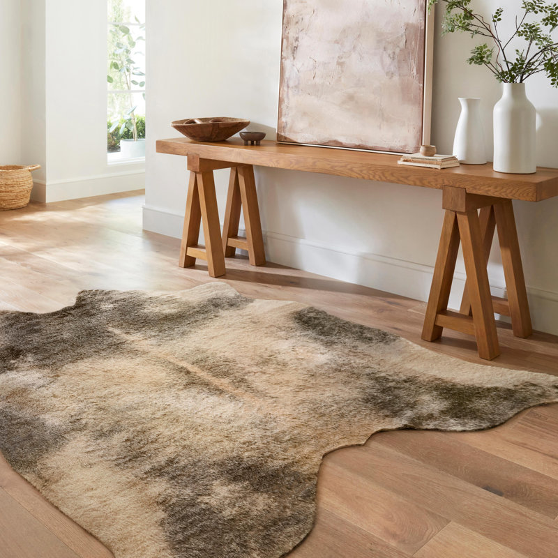 Altraud Performance Hand Hooked Faux Cowhide Animal Print Indoor Rug, Rectangle 5' x 6'6"