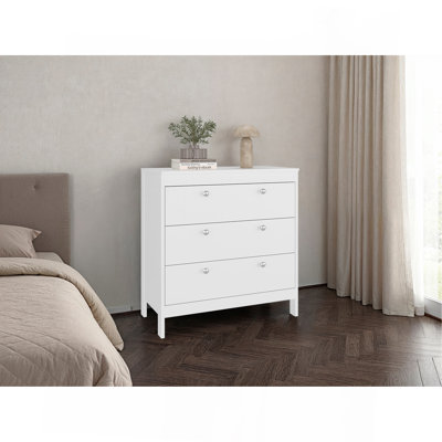 Commode Newcastle pour le rangement de la chambre à coucher et de la maison, armoire de rangement moderne avec un design épuré pour les vêtements et les objets de tous les jours, mobilier peu encombrant pour la vie organisée
