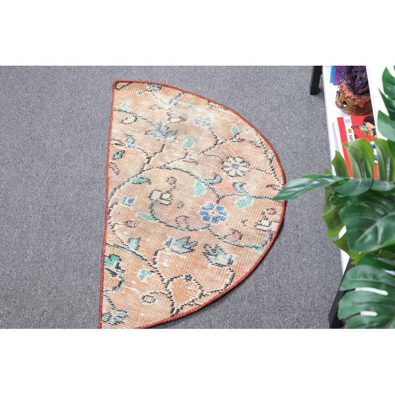 Tapis turc rouge délicat avec un design rétro Oushak, idéal comme cadeau ou décoration de salle de bain