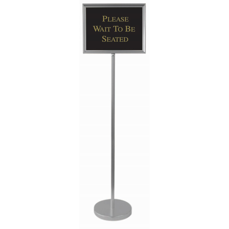 Le support d'annuaire The Réalisateur, Argent, H 54 po x l 15,25 po x P 1,13po